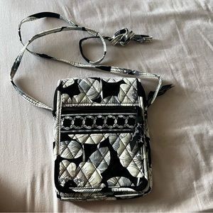 Vera Bradley crossbody Bedford Bloom pattern Floral purse handbag